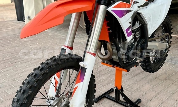 اشتري مستعمل KTM 450 Blanc دراجة نارية في Kigali في Rwanda اشتري مستعمل KTM 450 Blanc دراجة نارية في Kigali في Rwanda