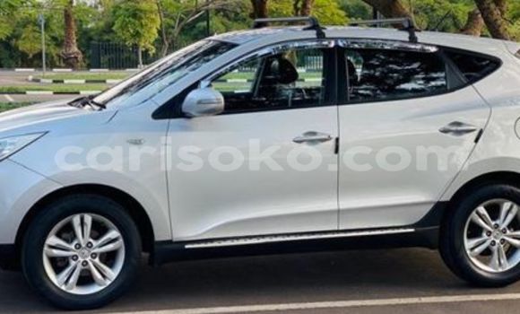 Sayi Na hannu Hyundai Tucson Blanc Mota in Kigali a Rwanda Sayi Na hannu Hyundai Tucson Blanc Mota in Kigali a Rwanda