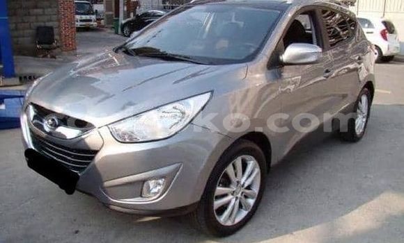 Buy Used Hyundai Tucson Silver Car in Kigali in Rwanda Buy Used Hyundai Tucson Silver Car in Kigali in Rwanda