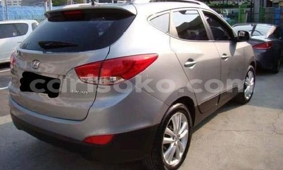Buy Used Hyundai Tucson Silver Car in Kigali in Rwanda Buy Used Hyundai Tucson Silver Car in Kigali in Rwanda