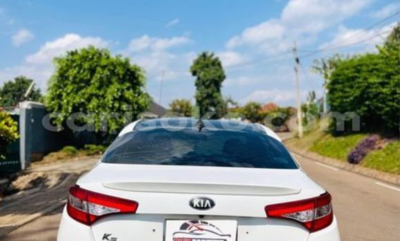Buy Used Kia K5 White Car in Kigali in Rwanda Buy Used Kia K5 White Car in Kigali in Rwanda