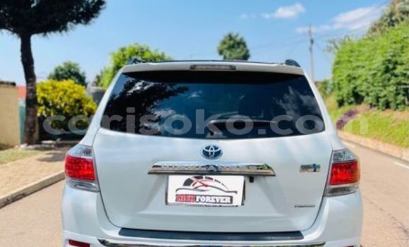 Buy Used Toyota Highlander White Car in Kigali in Rwanda Buy Used Toyota Highlander White Car in Kigali in Rwanda