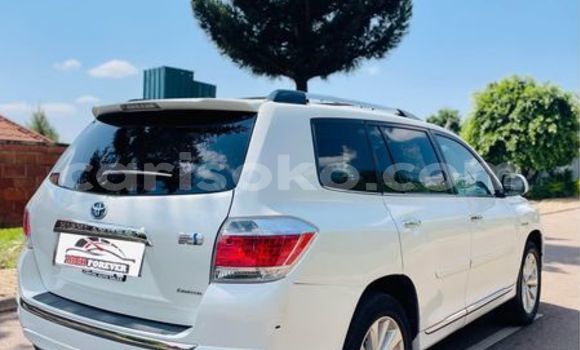 Buy Used Toyota Highlander White Car in Kigali in Rwanda Buy Used Toyota Highlander White Car in Kigali in Rwanda