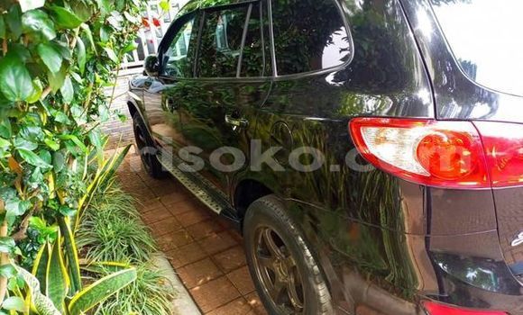 Acheter Occasion Voiture Hyundai Santa Fe Noir à Kigali, Rwanda Acheter Occasion Voiture Hyundai Santa Fe Noir à Kigali, Rwanda