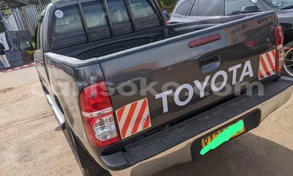 Acheter Occasion Voiture Toyota Hiluxe VIGO Gris à Kigali, Rwanda Acheter Occasion Voiture Toyota Hiluxe VIGO Gris à Kigali, Rwanda