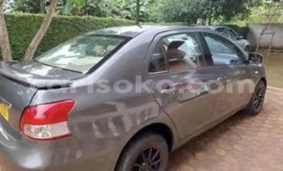 Acheter Occasion Voiture Toyota Yaris Gris à Kigali, Rwanda Acheter Occasion Voiture Toyota Yaris Gris à Kigali, Rwanda