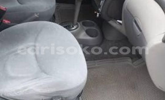 Acheter Occasion Voiture Toyota Vitz Bleu à Kigali, Rwanda Acheter Occasion Voiture Toyota Vitz Bleu à Kigali, Rwanda