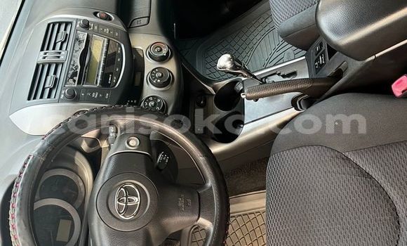 Sayi Na hannu Toyota RAV4 Gris Mota in Kigali a Rwanda Sayi Na hannu Toyota RAV4 Gris Mota in Kigali a Rwanda