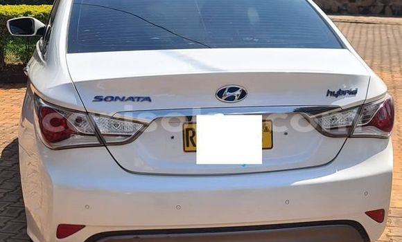 Buy Used Hyundai Sonata White Car in Kigali in Rwanda Buy Used Hyundai Sonata White Car in Kigali in Rwanda