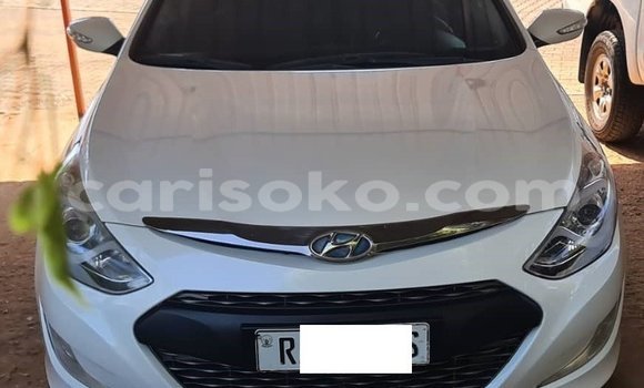 Buy Used Hyundai Sonata White Car in Kigali in Rwanda Buy Used Hyundai Sonata White Car in Kigali in Rwanda