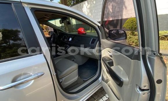 Sayi Na hannu Kia Carnival Autre Mota in Kigali a Rwanda Sayi Na hannu Kia Carnival Autre Mota in Kigali a Rwanda