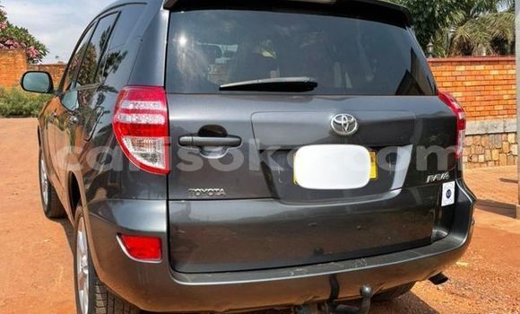 Sayi Na hannu Toyota RAV4 Gris Mota in Kigali a Rwanda Sayi Na hannu Toyota RAV4 Gris Mota in Kigali a Rwanda