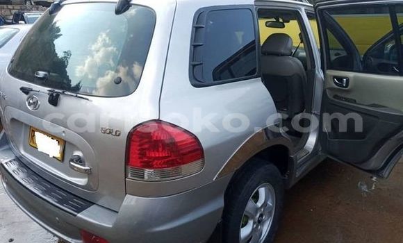 Sayi Na hannu Hyundai Santa Fe Autre Mota in Kigali a Rwanda Sayi Na hannu Hyundai Santa Fe Autre Mota in Kigali a Rwanda