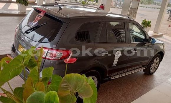 Sayi Na hannu Hyundai Santa Fe Noir Mota in Kigali a Rwanda Sayi Na hannu Hyundai Santa Fe Noir Mota in Kigali a Rwanda