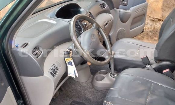 Sayi Na hannu Toyota Yaris Verso Vert Mota in Kigali a Rwanda Sayi Na hannu Toyota Yaris Verso Vert Mota in Kigali a Rwanda