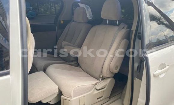 Acheter Occasion Voiture Toyota Estima Blanc à Kigali, Rwanda Acheter Occasion Voiture Toyota Estima Blanc à Kigali, Rwanda