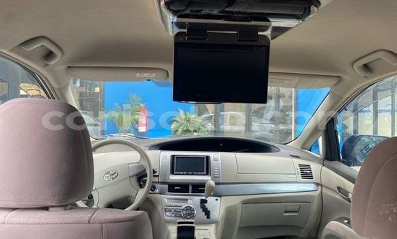 Acheter Occasion Voiture Toyota Estima Blanc à Kigali, Rwanda Acheter Occasion Voiture Toyota Estima Blanc à Kigali, Rwanda