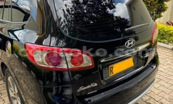 Sayi Na hannu Hyundai Santa Fe Noir Mota in Kigali a Rwanda Sayi Na hannu Hyundai Santa Fe Noir Mota in Kigali a Rwanda