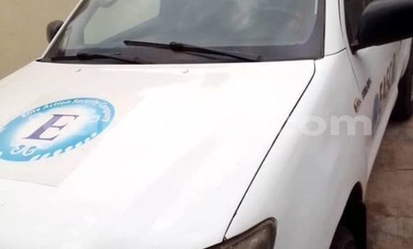 Acheter Occasion Voiture Toyota Hilux Noir à Kigali, Rwanda Acheter Occasion Voiture Toyota Hilux Noir à Kigali, Rwanda