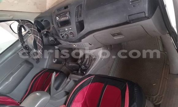 Acheter Occasion Voiture Toyota Hilux Noir à Kigali, Rwanda Acheter Occasion Voiture Toyota Hilux Noir à Kigali, Rwanda