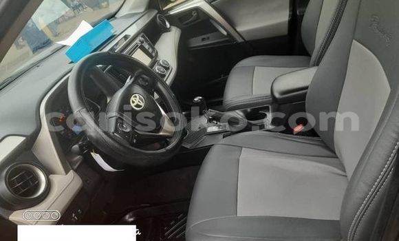 Sayi Na hannu Toyota RAV4 Gris Mota in Kigali a Rwanda Sayi Na hannu Toyota RAV4 Gris Mota in Kigali a Rwanda