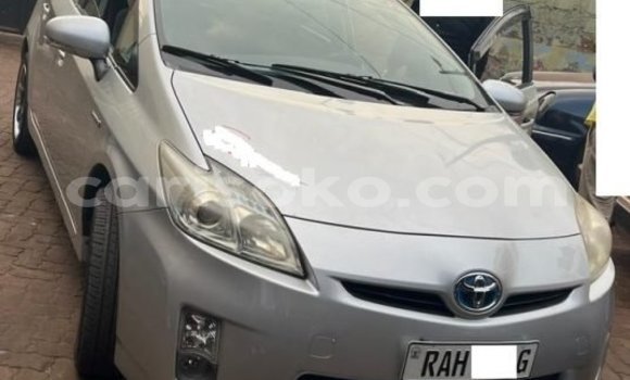 Sayi Na hannu Toyota Prius Gris Mota in Kigali a Rwanda Sayi Na hannu Toyota Prius Gris Mota in Kigali a Rwanda