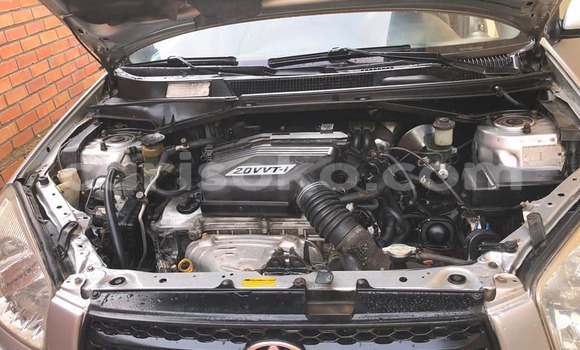 Sayi Na hannu Toyota RAV4 Beige Mota in Kigali a Rwanda Sayi Na hannu Toyota RAV4 Beige Mota in Kigali a Rwanda