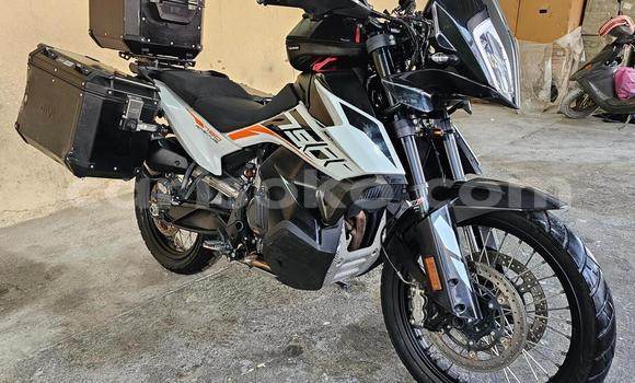 اشتري مستعمل KTM ADVENTURE Blanc دراجة نارية في Kigali في Rwanda