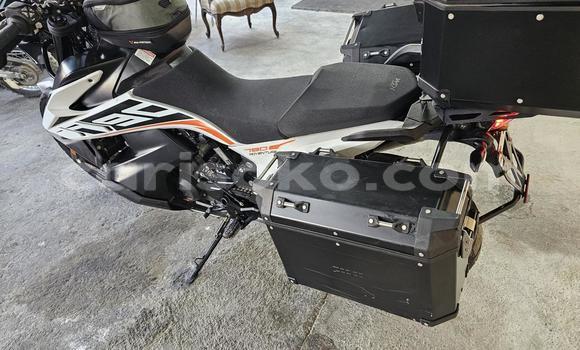 Acheter Occasion Moto KTM ADVENTURE Blanc à Kigali, Rwanda Acheter Occasion Moto KTM ADVENTURE Blanc à Kigali, Rwanda