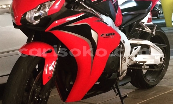 Sayi Na hannu Honda CBR 1000 RR Rouge Motsi in Kigali a Rwanda Sayi Na hannu Honda CBR 1000 RR Rouge Motsi in Kigali a Rwanda