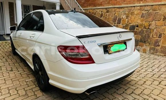 Acheter Occasion Voiture Mercedes-Benz 200 Blanc à Kigali, Rwanda Acheter Occasion Voiture Mercedes-Benz 200 Blanc à Kigali, Rwanda