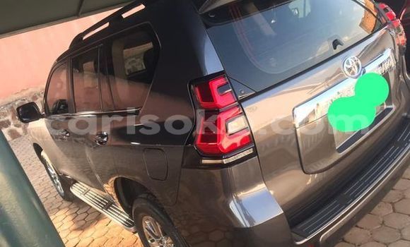 اشتري مستعمل Toyota Land Cruiser Marron سيارة في Kigali في Rwanda اشتري مستعمل Toyota Land Cruiser Marron سيارة في Kigali في Rwanda