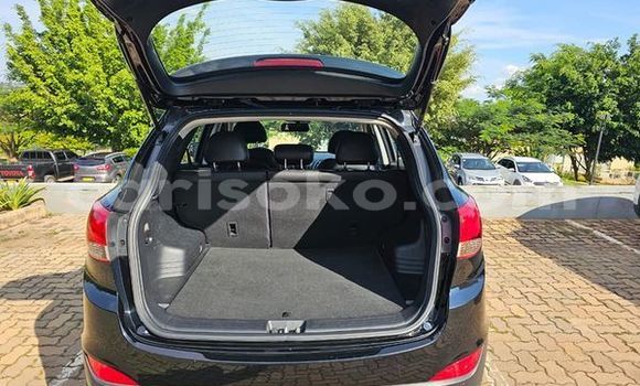 Acheter Occasion Voiture Hyundai Tucson Noir à Kigali, Rwanda Acheter Occasion Voiture Hyundai Tucson Noir à Kigali, Rwanda