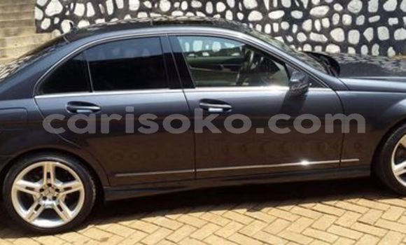 Acheter Occasion Voiture Mercedes-Benz C250 coupe Noir à Kigali, Rwanda Acheter Occasion Voiture Mercedes-Benz C250 coupe Noir à Kigali, Rwanda