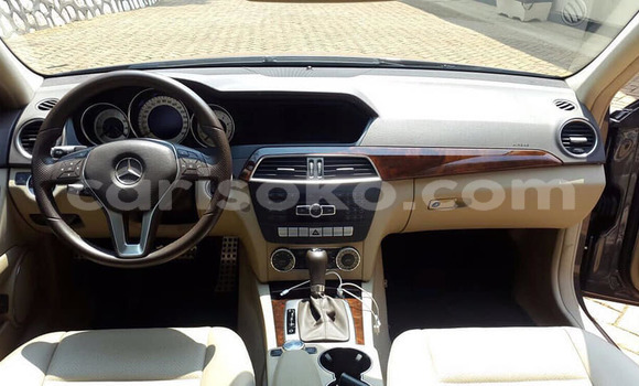Acheter Occasion Voiture Mercedes-Benz C250 coupe Noir à Kigali, Rwanda Acheter Occasion Voiture Mercedes-Benz C250 coupe Noir à Kigali, Rwanda