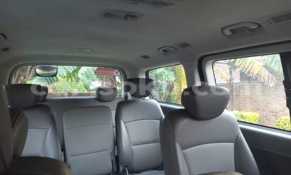 اشتري مستعمل Hyundai Grand Starex Autre سيارة في Kigali في Rwanda اشتري مستعمل Hyundai Grand Starex Autre سيارة في Kigali في Rwanda