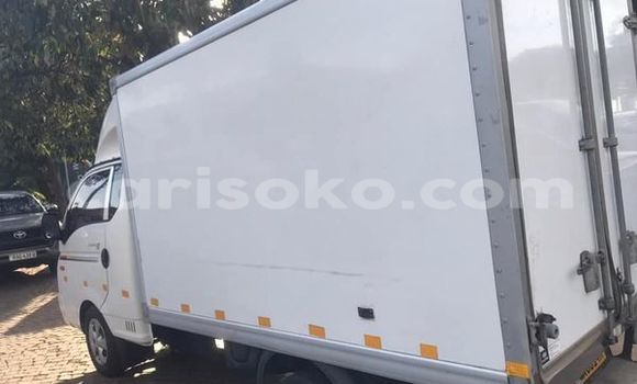 اشتري مستعمل Hyundai Kona Blanc سيارة في Kigali في Rwanda اشتري مستعمل Hyundai Kona Blanc سيارة في Kigali في Rwanda