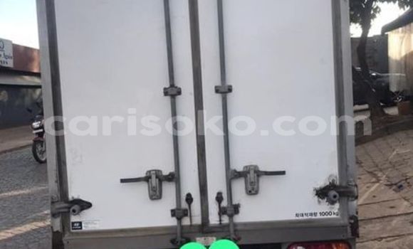 اشتري مستعمل Hyundai Kona Blanc سيارة في Kigali في Rwanda اشتري مستعمل Hyundai Kona Blanc سيارة في Kigali في Rwanda