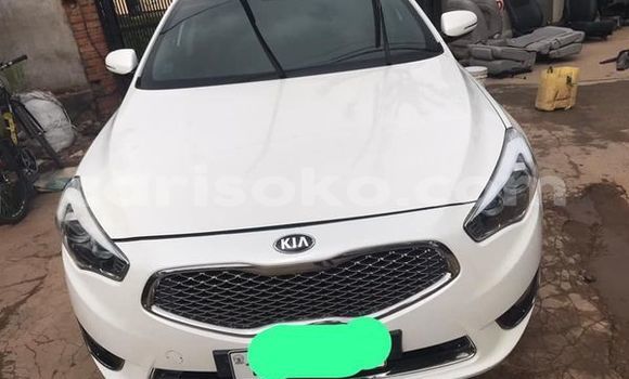 اشتري مستعمل Kia Sorento Blanc سيارة في Kigali في Rwanda اشتري مستعمل Kia Sorento Blanc سيارة في Kigali في Rwanda