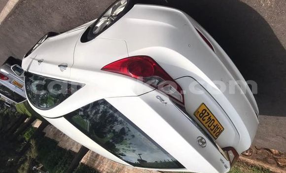 اشتري مستعمل Hyundai Sonata Blanc سيارة في Kigali في Rwanda اشتري مستعمل Hyundai Sonata Blanc سيارة في Kigali في Rwanda