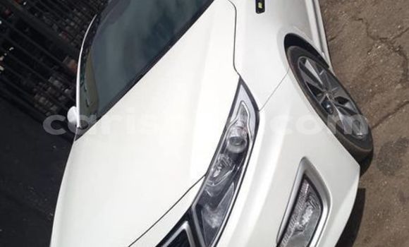 Acheter Occasion Voiture Kia K5 Blanc à Kigali, Rwanda Acheter Occasion Voiture Kia K5 Blanc à Kigali, Rwanda