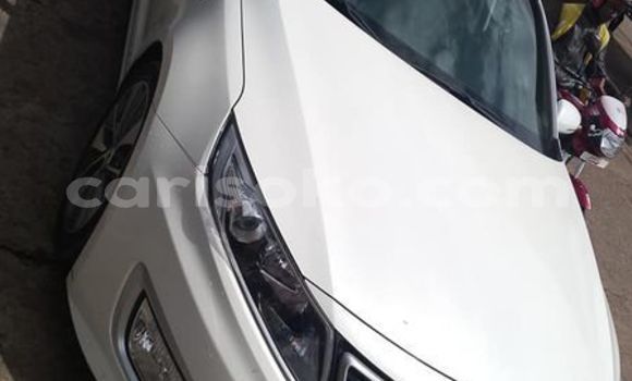 Acheter Occasion Voiture Kia K5 Blanc à Kigali, Rwanda Acheter Occasion Voiture Kia K5 Blanc à Kigali, Rwanda