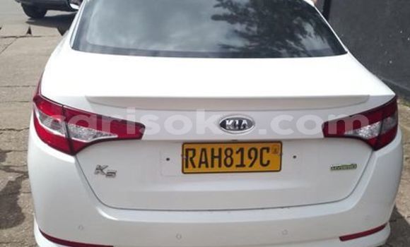 Acheter Occasion Voiture Kia K5 Blanc à Kigali, Rwanda Acheter Occasion Voiture Kia K5 Blanc à Kigali, Rwanda