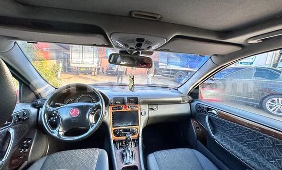 اشتري مستعمل Mercedes-Benz KOMPRESSOR Rouge سيارة في Kigali في Rwanda اشتري مستعمل Mercedes-Benz KOMPRESSOR Rouge سيارة في Kigali في Rwanda