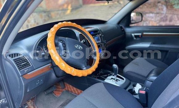 Buy Used Hyundai Santa Fe Black Car in Kigali in Rwanda Buy Used Hyundai Santa Fe Black Car in Kigali in Rwanda