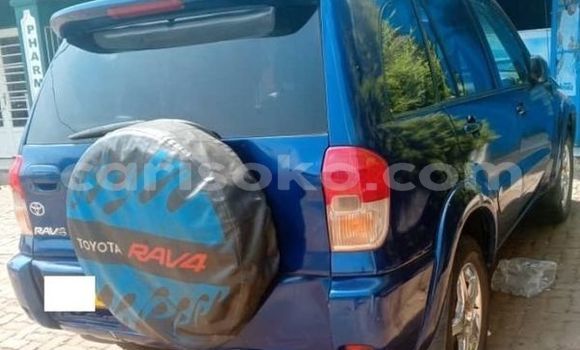 Acheter Occasion Voiture Toyota RAV4 Bleu à Kigali, Rwanda Acheter Occasion Voiture Toyota RAV4 Bleu à Kigali, Rwanda