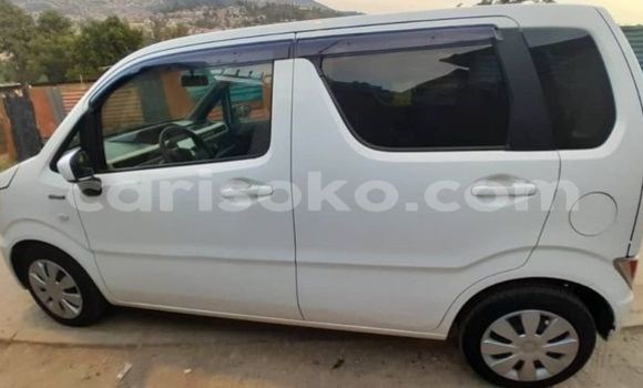 Acheter Occasion Voiture Suzuki Wagon Blanc à Kigali, Rwanda Acheter Occasion Voiture Suzuki Wagon Blanc à Kigali, Rwanda