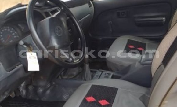 Acheter Occasion Voiture Toyota Hilux Blanc à Kigali, Rwanda Acheter Occasion Voiture Toyota Hilux Blanc à Kigali, Rwanda
