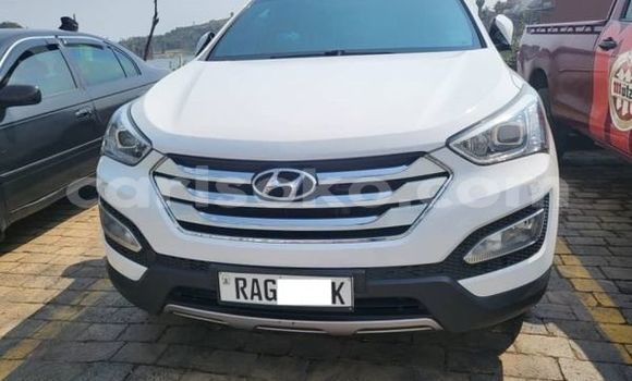 Acheter Occasion Voiture Hyundai Santa Fe Blanc à Kigali, Rwanda Acheter Occasion Voiture Hyundai Santa Fe Blanc à Kigali, Rwanda