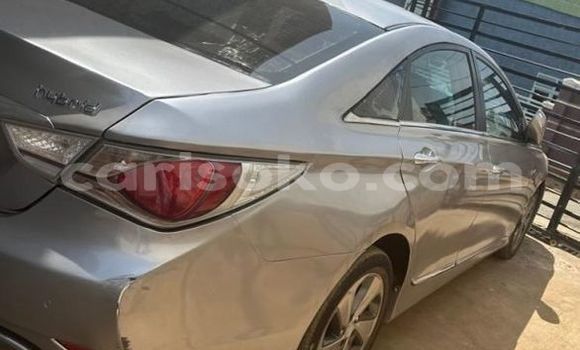 Acheter Occasion Voiture Hyundai Sonata Gris à Kigali, Rwanda Acheter Occasion Voiture Hyundai Sonata Gris à Kigali, Rwanda